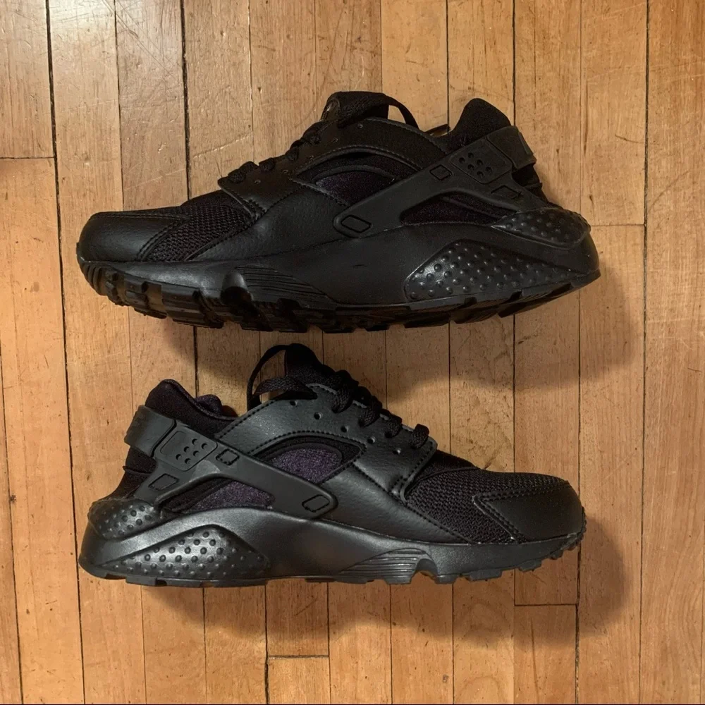 Nike Huarache Run Triple Black shoes Women’s Size 8 athletic workout gym sneaker - Picture 3 of 7